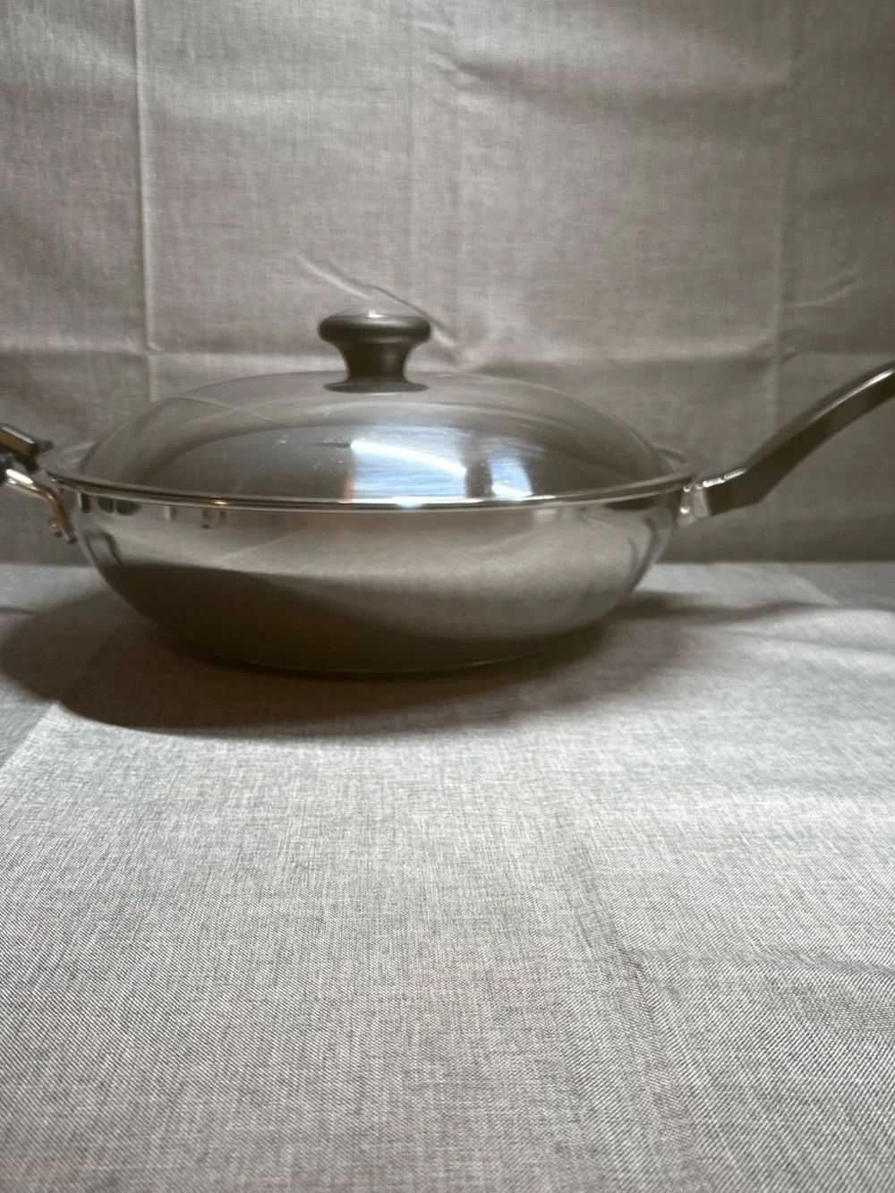 Farberware Brilliance 12” Skillet/Wok 18/10 Stnlss Steel W/ Unique Wok Domed Lid